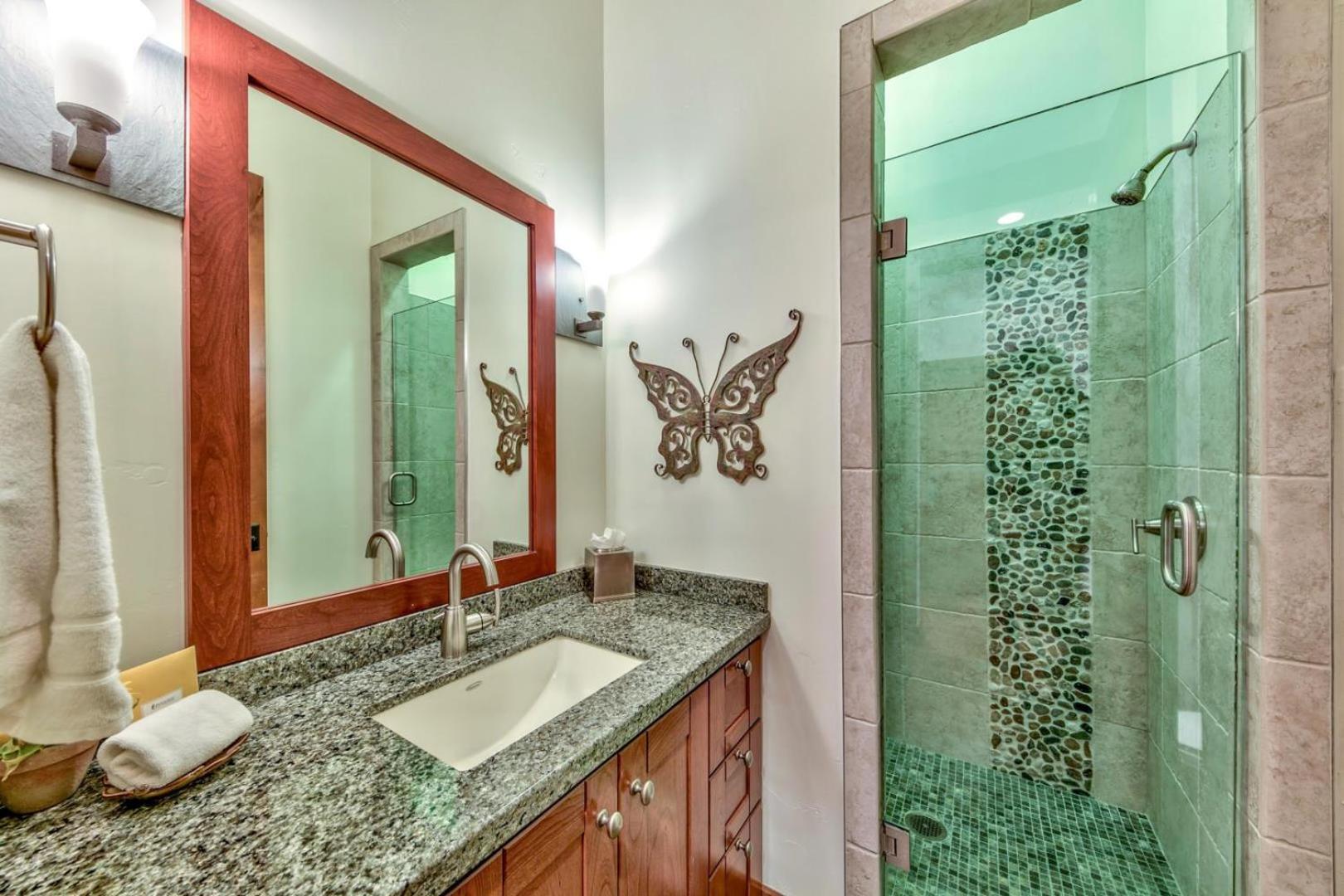 The Peak Matterhorn 9 - The Ultimate In Lakefront Luxury