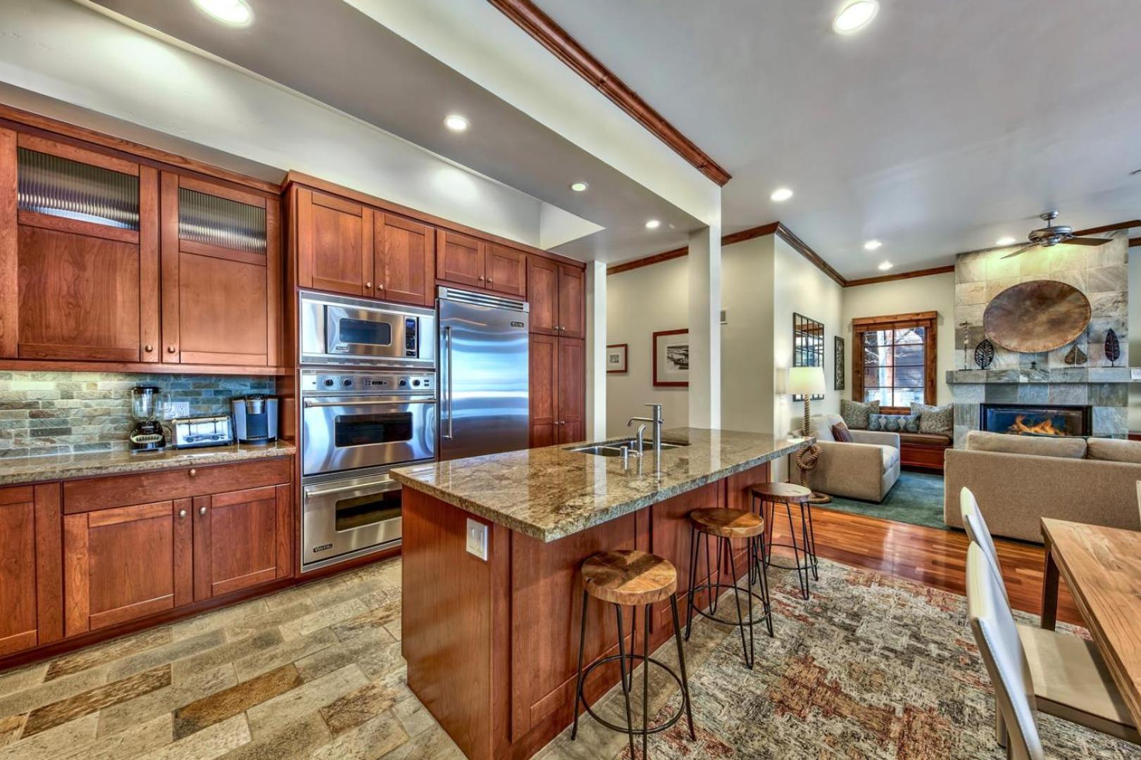 The Peak Matterhorn 9 - The Ultimate In Lakefront Luxury *