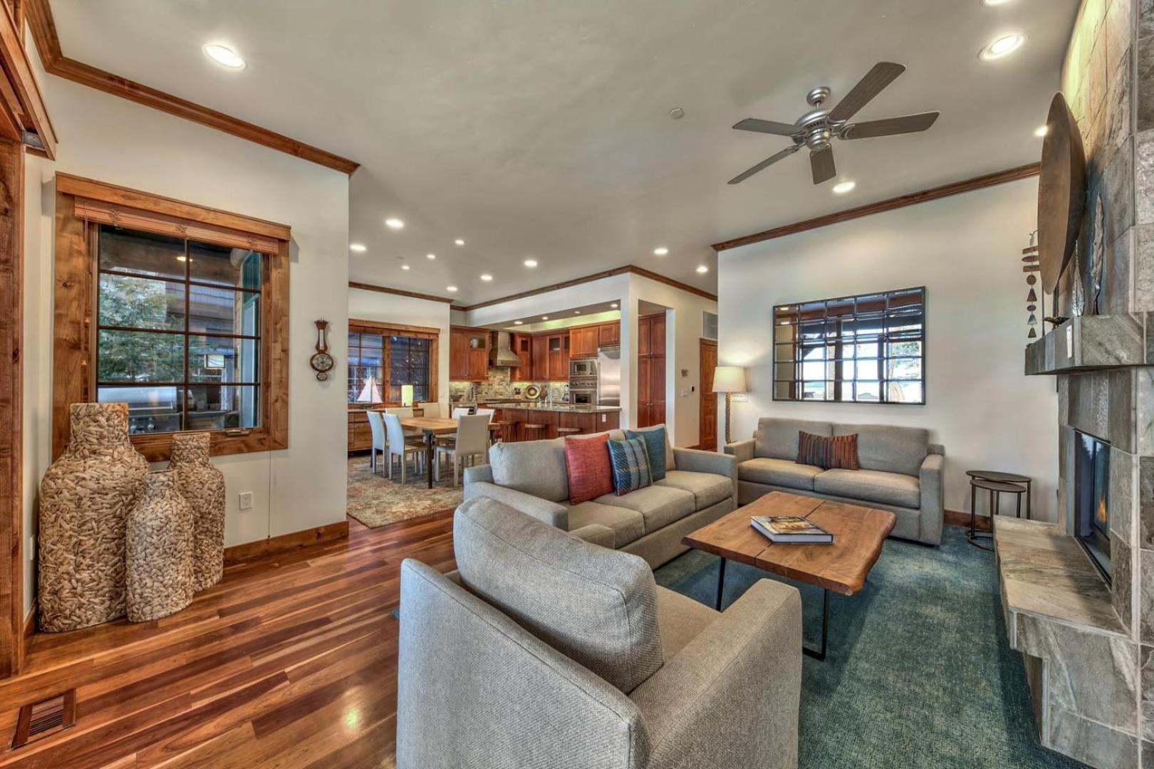 The Peak Matterhorn 9 - The Ultimate In Lakefront Luxury Apartment