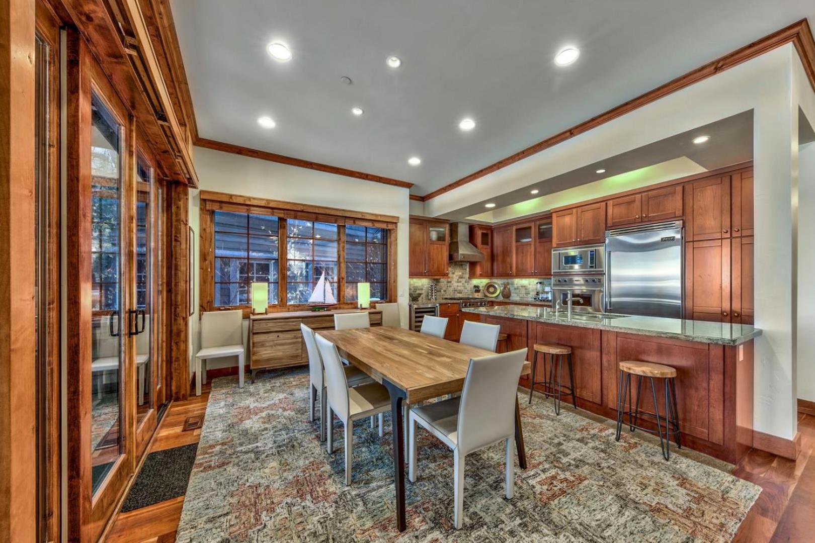 The Peak Matterhorn 9 - The Ultimate In Lakefront Luxury Apartment South Lake Tahoe